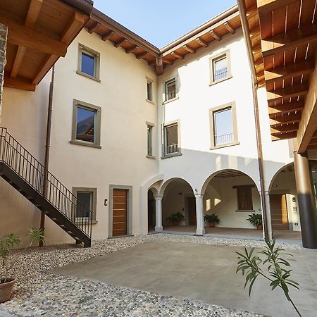Monasterolo del Castello Palazzo Eleonora B&B 외부 사진